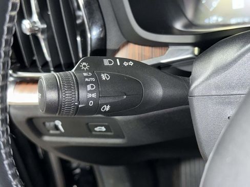Used 2020 Volvo V60 T5 Momentum FWD image 27