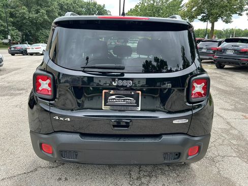 Used 2018 Jeep Renegade Latitude w/ Cold Weather Group AWD/4WD image 6