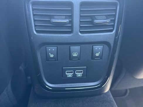 Used 2018 Chrysler 300 S w/ 300S Premium Group 2 AWD/4WD image 9