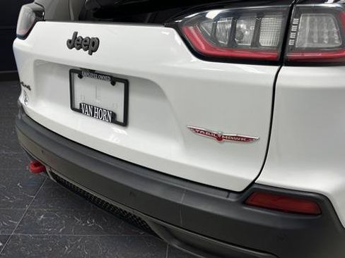 Used 2020 Jeep Cherokee Trailhawk AWD/4WD image 34