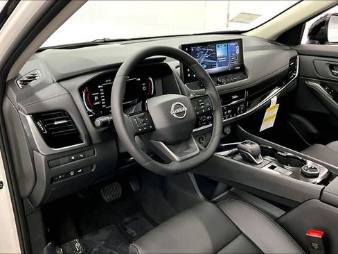 New 2025 Nissan Rogue SL w/ Tech Package AWD/4WD image 7