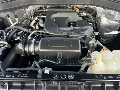 Certified 2020 Ford Explorer XLT w/ Equipment Group 202A image 20