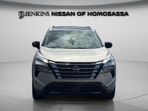Used 2025 Nissan Rogue Platinum w/ Tech Package FWD image 13