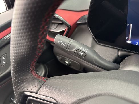 Used 2025 Chevrolet TrailBlazer RS w/ Driver Confidence Package image 20