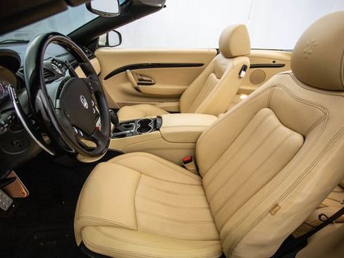Used 2011 Maserati GranTurismo Convertible RWD image 18
