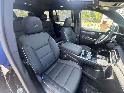New 2026 Buick Enclave Sport Touring w/ Power Package FWD image 25