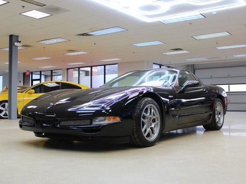 Used 2002 Chevrolet Corvette Z06 w/ Memory Pkg image 4