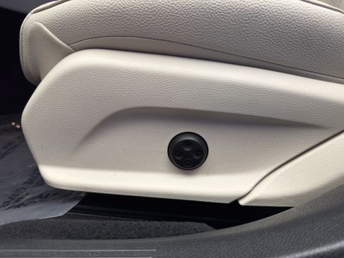 Used 2020 Mercedes-Benz E 450 4MATIC Sedan image 12