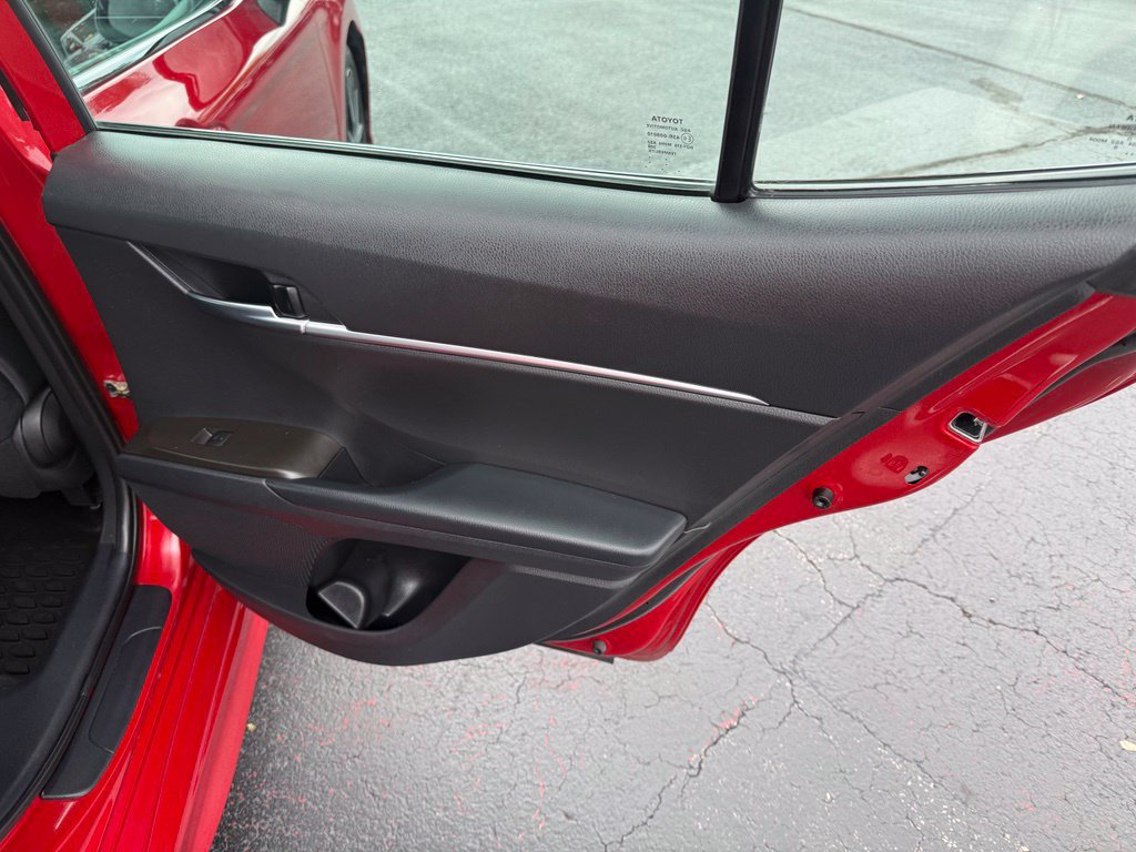 Used 2021 Toyota Camry SE AWD/4WD image 18