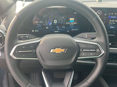 Used 2025 Chevrolet Equinox LT FWD image 19