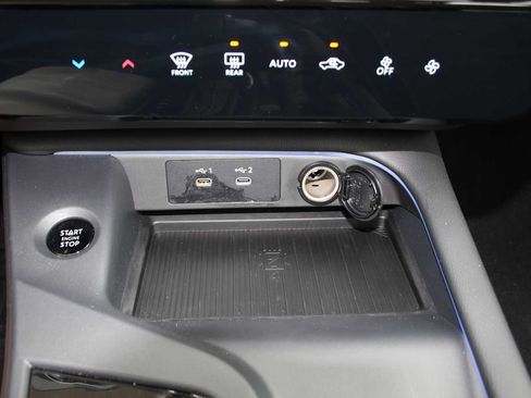 Used 2026 Nissan Sentra SR w/ Floor Mat Package FWD image 34