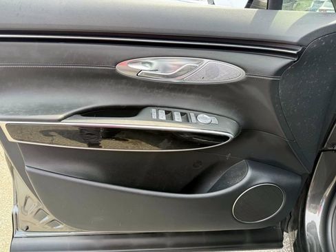 Certified 2025 Genesis GV70 2.5T AWD/4WD image 20
