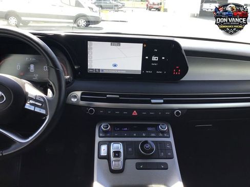Used 2024 Hyundai Palisade SEL FWD image 17