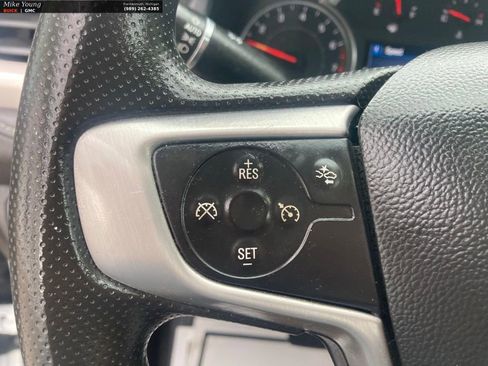Used 2022 GMC Acadia SLE FWD image 19