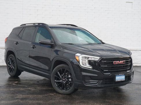 Used 2024 GMC Terrain SLE w/ Driver Convenience Package FWD image 3
