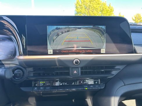 Used 2025 Toyota Crown Signia AWD/4WD image 22