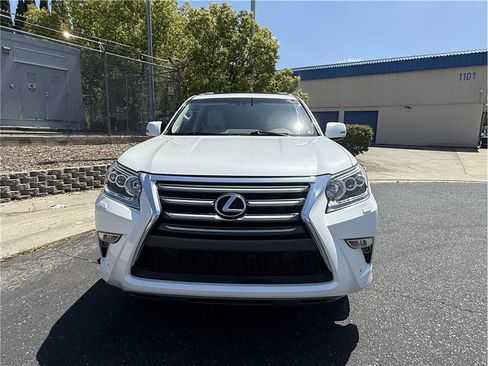 Used 2015 Lexus GX 460 Luxury AWD/4WD image 3