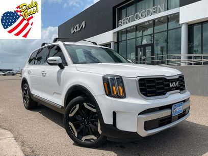 Used 2024 Kia Telluride S w/ S Sunroof Package