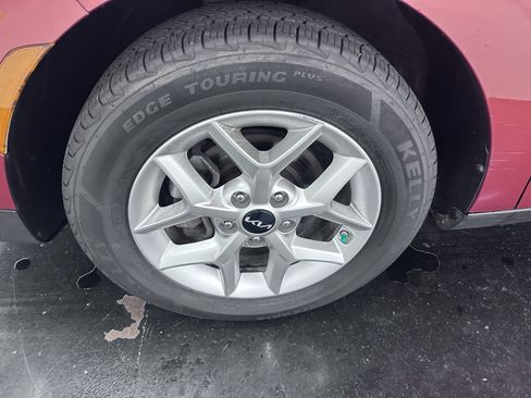 Used 2024 Kia Soul LX w/ Option Group 015 FWD image 22