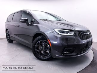 Used 2022 Chrysler Pacifica Touring-L w/ S Appearance Package FWD video 1