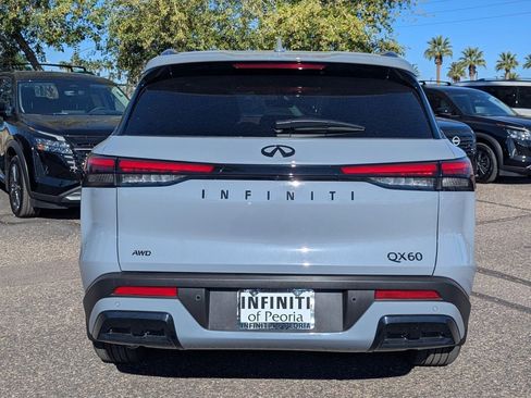 Certified 2025 INFINITI QX60 Luxe w/ Black Edition AWD/4WD image 5