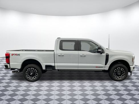 Used 2025 Ford F350 Platinum w/ FX4 Off-Road Package image 2