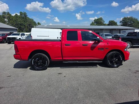 Used 2019 RAM 1500 Express w/ Express Value Package AWD/4WD image 4