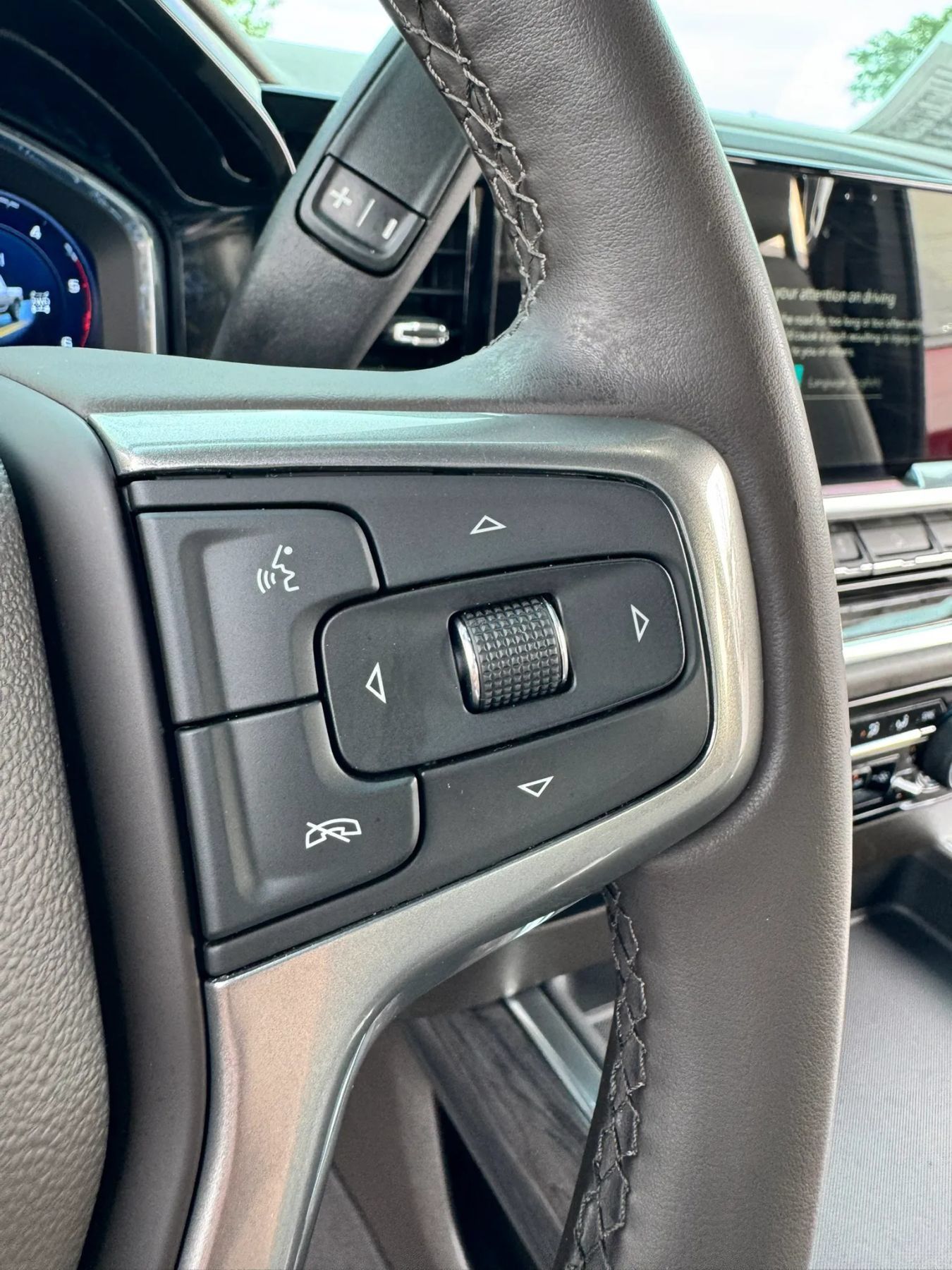 Used 2025 Chevrolet Silverado 3500 LTZ w/ LTZ Plus Package AWD/4WD image 30