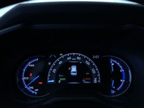 Used 2025 Toyota RAV4 XLE image 31