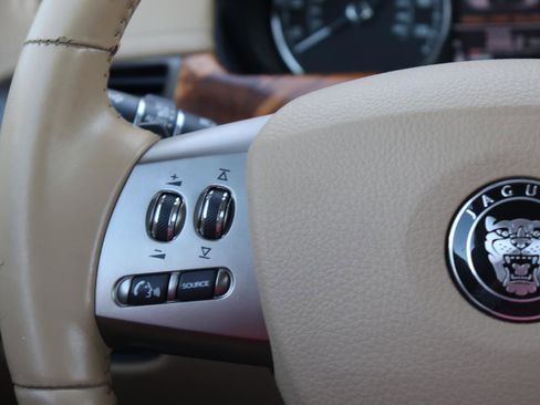 Used 2008 Jaguar XK Convertible image 29