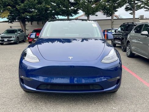 Used 2023 Tesla Model Y Long Range image 4
