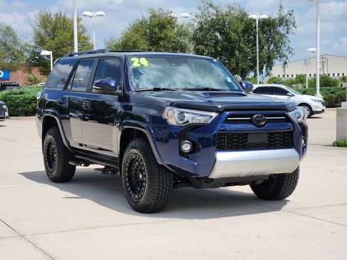 Used 2024 Toyota 4Runner TRD Off-Road Premium w/ Moonroof Package AWD/4WD image 3