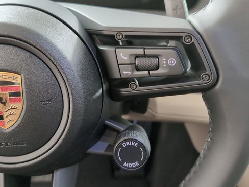 Used 2025 Porsche Panamera image 22