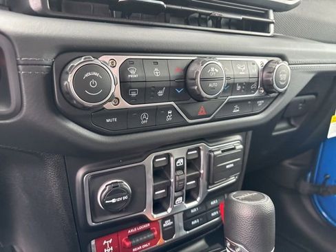 New 2026 Jeep Gladiator Mojave w/ Steel Bumper Group image 25