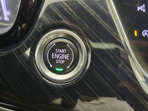 Certified 2023 Cadillac XT6 Premium Luxury w/ Technology Package FWD image 31