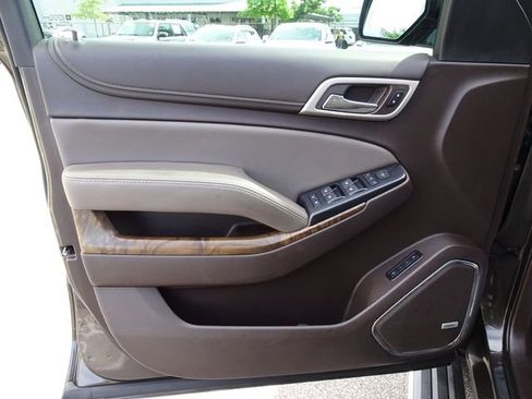 Used 2019 GMC Yukon Denali w/ Denali Ultimate Package AWD/4WD image 11