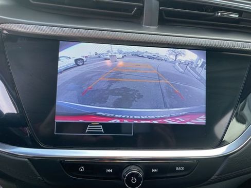 Used 2022 Buick Encore GX Essence w/ Experience Buick Package AWD/4WD image 9