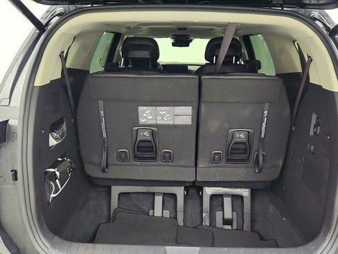 Used 2025 Kia Carnival SX Prestige image 23