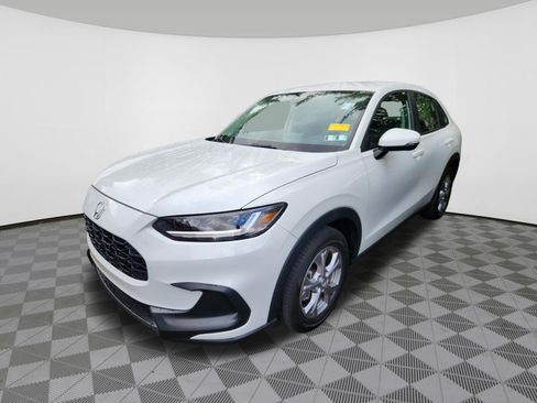 Used 2024 Honda HR-V LX image 2