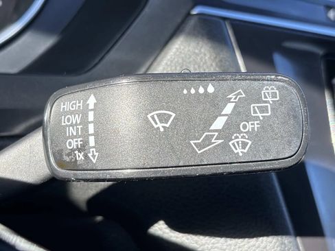 Used 2020 Volkswagen Tiguan S image 24