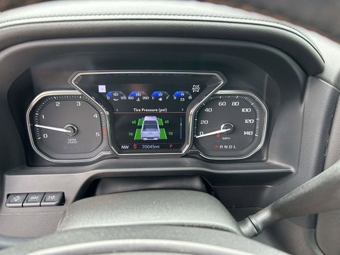 Used 2022 GMC Sierra 2500 AT4 w/ AT4 Premium Plus Package AWD/4WD image 24