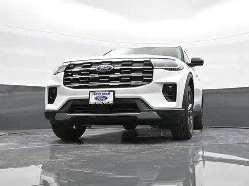Used 2025 Ford Explorer Active w/ Active Comfort Package image 39