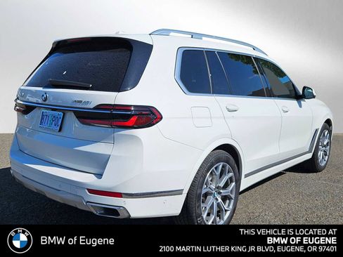 Used 2025 BMW X7 xDrive40i w/ Executive Package AWD/4WD image 4