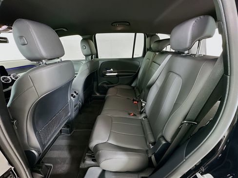 Used 2025 Mercedes-Benz GLB 250 image 25