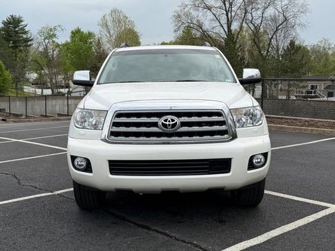 Used 2017 Toyota Sequoia Platinum AWD/4WD image 10