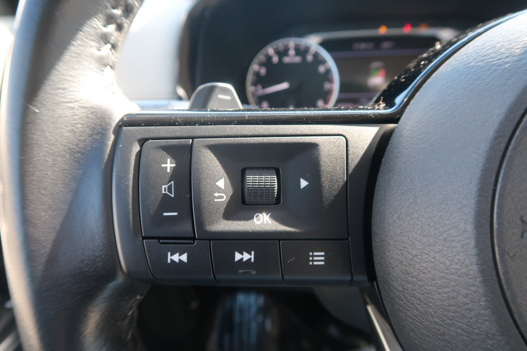 Used 2022 Nissan Pathfinder SV AWD/4WD image 29
