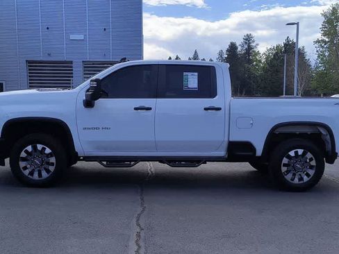 Used 2023 Chevrolet Silverado 2500 Custom w/ Custom Value Package AWD/4WD image 5