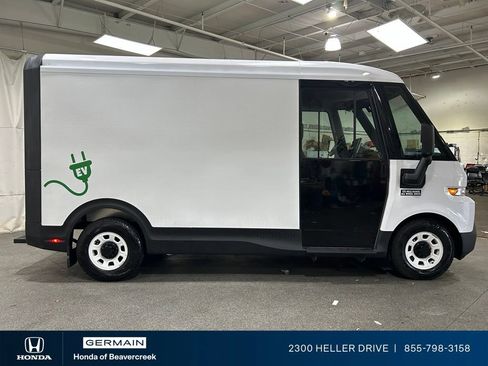 Used 2024 Chevrolet Brightdrop 400 w/ Commercial Equipment Package AWD/4WD image 9