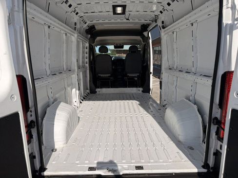 Used 2025 RAM ProMaster 3500 w/ Convenience Group FWD image 9