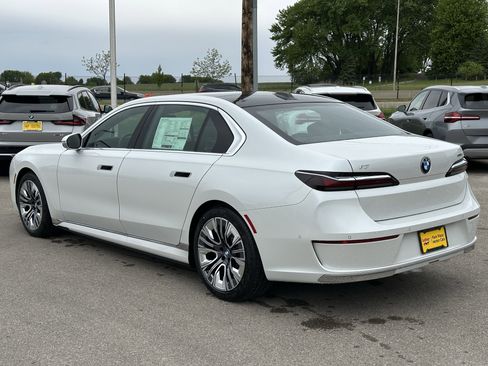 New 2025 BMW i7 xDrive60 image 5